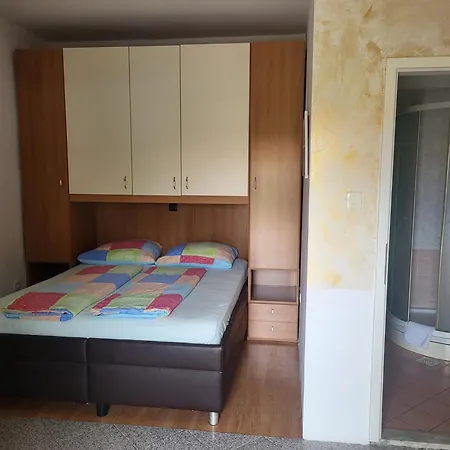 Apartment Apartmaji Tim
