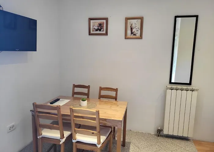 Apartmaji Tim * イゾラ